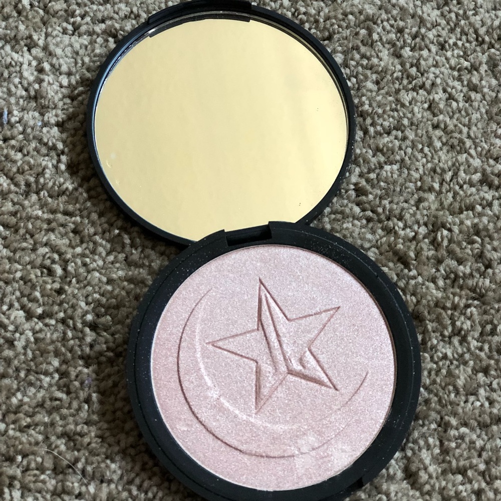 JEFFREE STAR COSMETICS X MANNYMUA highlighter